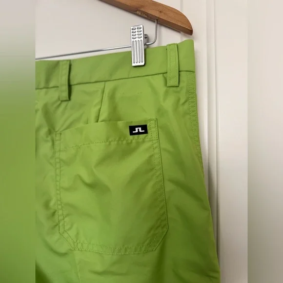 J. Lindeberg Men's Golf Shorts Bright Green Flat Front Size 34 Athletic - Picture 3 of 6